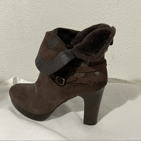 UGG leather suede buckle heels booties boots 7W - Picture 5 of 9